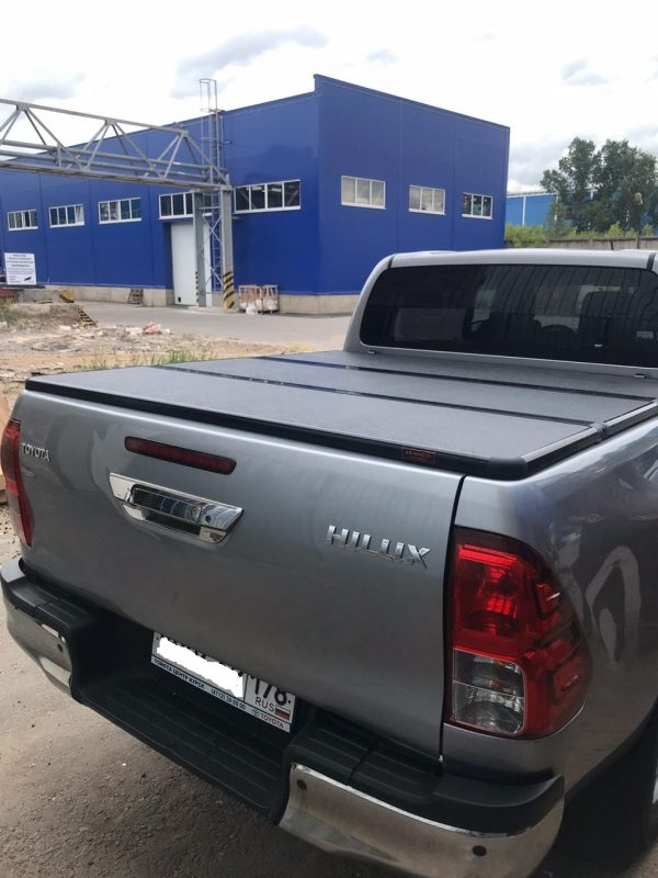 Toyota hilux крышка багажника